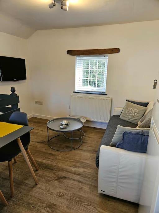 The Hayloft, Bannsvale Farm Villa ทรูโร ภายนอก รูปภาพ