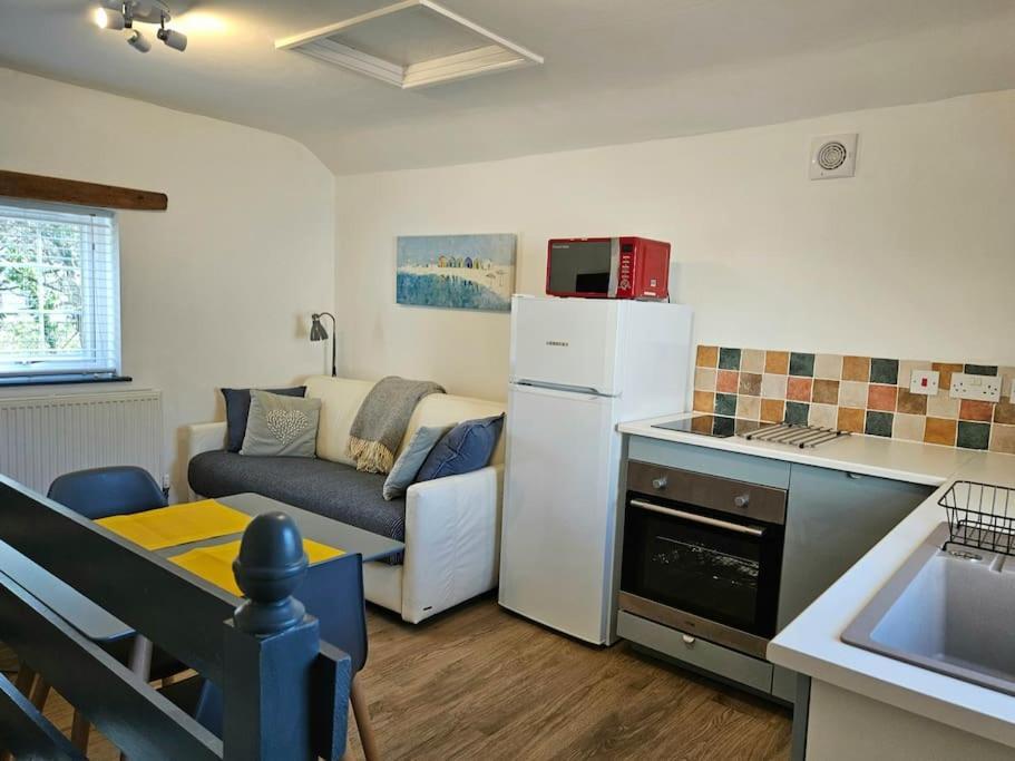 The Hayloft, Bannsvale Farm Villa ทรูโร ภายนอก รูปภาพ