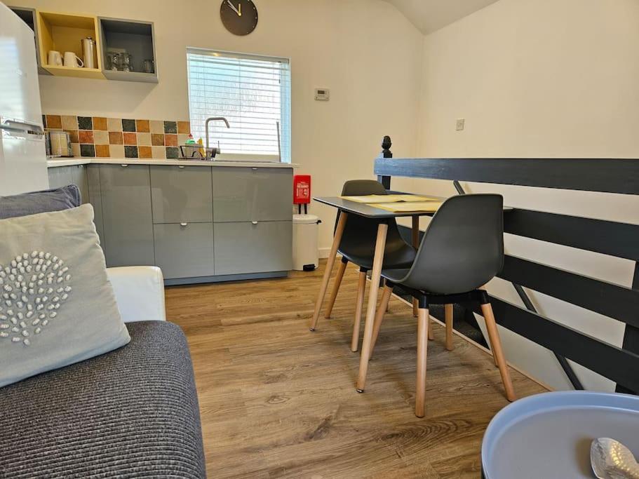The Hayloft, Bannsvale Farm Villa ทรูโร ภายนอก รูปภาพ