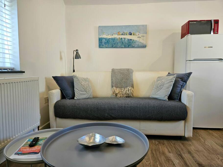 The Hayloft, Bannsvale Farm Villa ทรูโร ภายนอก รูปภาพ