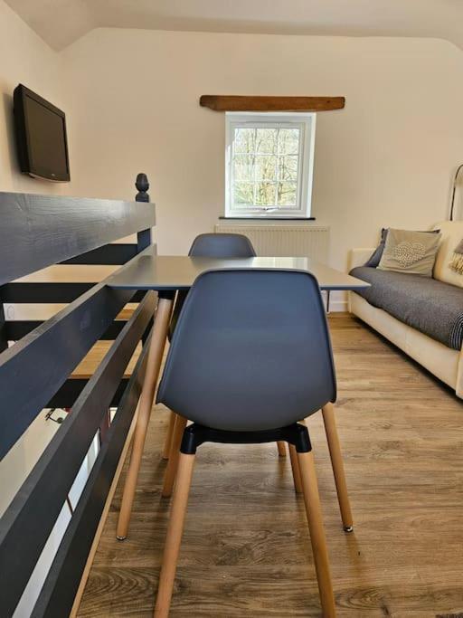The Hayloft, Bannsvale Farm Villa ทรูโร ภายนอก รูปภาพ