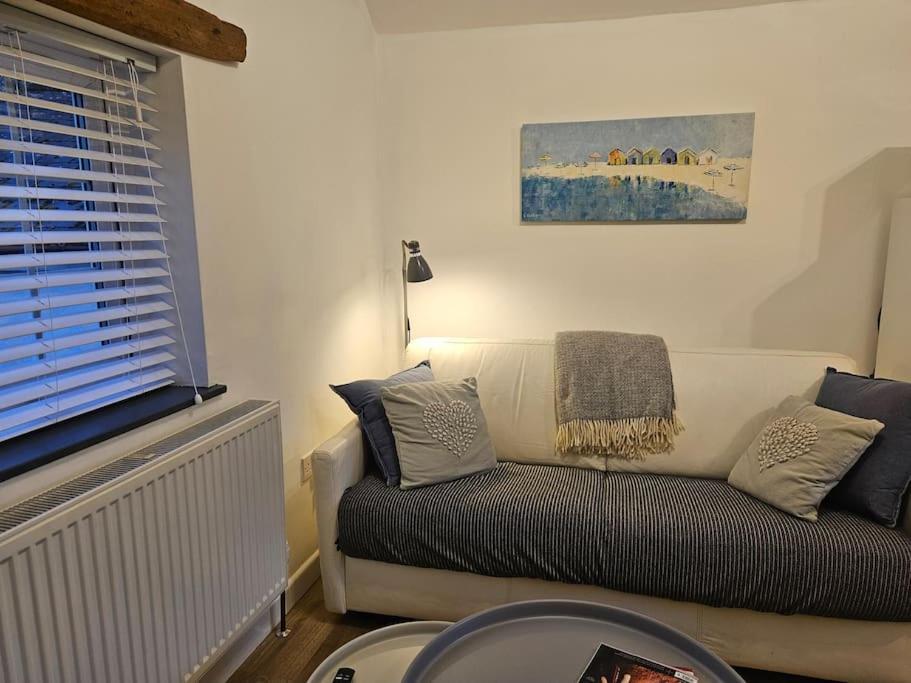 The Hayloft, Bannsvale Farm Villa ทรูโร ภายนอก รูปภาพ